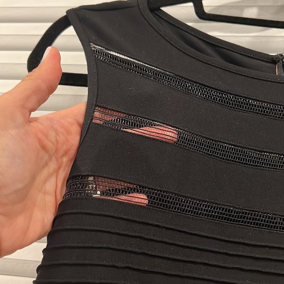 TADASHI SHOJI ILLUSION COCKTAIL DRESS W/ TULLE  DETAIL & BACK ZIPPER CLOSURE - Picture 9 of 13